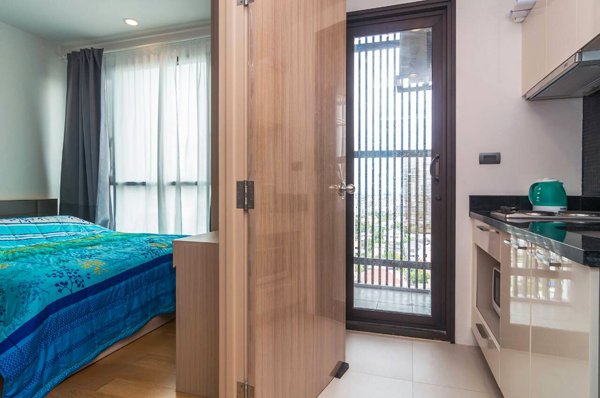 Fuse Sathorn-Taksin - furnished studio apartment for rent