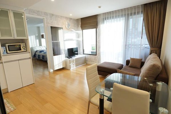 Collezio Sathorn Pipat