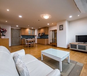 The Royal Place 1 <strong>flat apartment condo for rent in Ratchadamri - Chit Lom</strong>