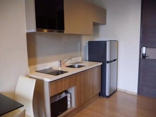 Rhythm Sathorn 21 <strong>flat apartment condo for rent in Surasak - Saphan Taksin</strong>